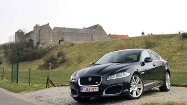 Jaguar XFR MkII noir 3/4 avant gauche