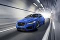 Jaguar XFR-S bleu 3/4 avant gauche travelling penché