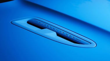 Jaguar XFR-S bleu prise d'air capot