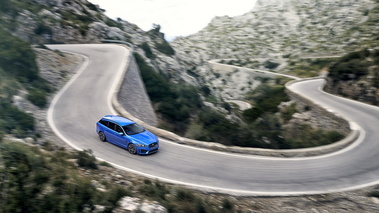 Jaguar XFR-S Sportbrake - bleu - 3/4 avant droit dynamique 2