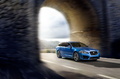 Jaguar XFR-S Sportbrake - bleu - 3/4 avant droit dynamique