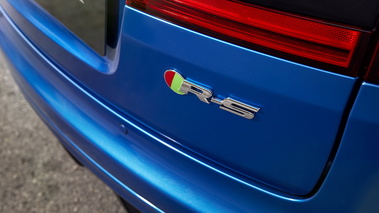 Jaguar XFR-S Sportbrake - bleu - détail, logo hayon