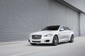 Jaguar XJ Ultimate blanc 3/4 avant gauche travelling