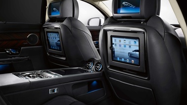 Jaguar XJ Ultimate blanc écrans siège