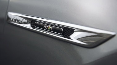 Jaguar XJR 2013 - grise - détail, aile