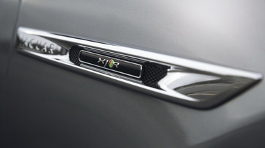 Jaguar XJR 2013 - grise - détail, aile