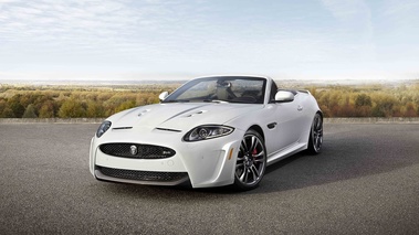 Jaguar XKR-S Convertible blanc 3/4 avant gauche