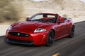 Jaguar XKR-S Convertible rouge 3/4 avant gauche travelling