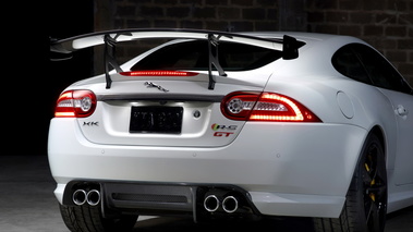 Jaguar XKR-S GT - blanche - détail, arrière