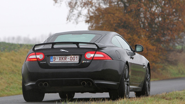 Jaguar XKR-S noir 3/4 arrière droit