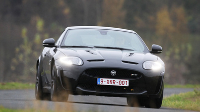 Jaguar XKR-S noir vue de la face avant