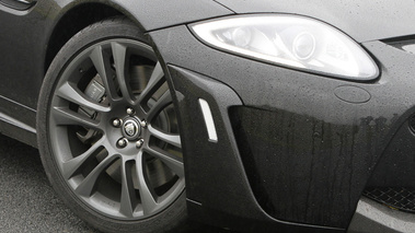 Jaguar XKR-S noir jante