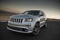 Jeep Grand Cherokee SRT-8 gris 3/4 avant gauche penché