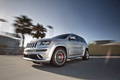 Jeep Grand Cherokee SRT-8 gris 3/4 avant gauche travelling 2