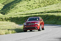 Jeep Grand Cherokee SRT-8 rouge 3/4 avant gauche penché