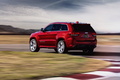 Jeep Grand Cherokee SRT8 2014 - Rouge - 3/4 arrière gauche dynamique