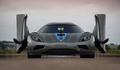 Koenigsegg Agera anthracite face avant portes ouvertes