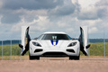 Koenigsegg Agera R blanc face avant portes ouvertes