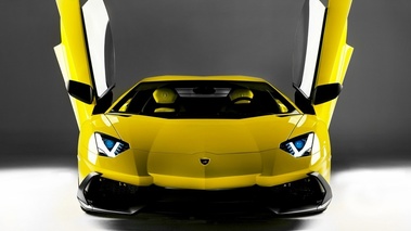 Lamborghini Aventador LP 720-4 50 Anniversario - jaune - face avant, portes ouvertes