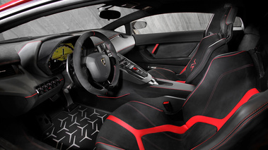 Lamborghini Aventador LP750-4 SV rouge intérieur