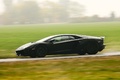 Lamborghini Aventador noir filé penché