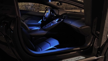 Lamborghini Aventador noir intérieur