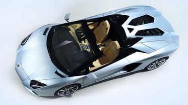 Lamborghini Aventador Roadster - bleu Azzuro Thetis - supérieur