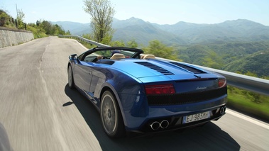 Lamborghini Gallado LP550-2 Spyder bleu 3/4 arrière gauche travelling