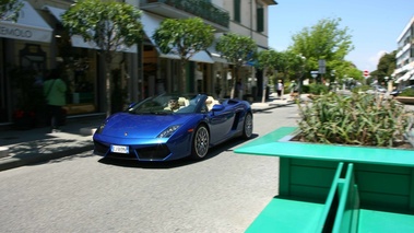 Lamborghini Gallado LP550-2 Spyder bleu 3/4 avant gauche filé