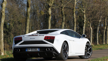 Lamborghini Gallardo LP560-4 MkII blanc 3/4 arrière droit 2