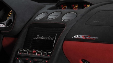 Lamborghini Gallardo SuperTrofeo Stradale rouge console centrale