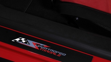 Lamborghini Gallardo SuperTrofeo Stradale rouge pas de porte