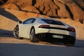 Lamborghini Huracan LP610-4 blanc 3/4 arrière gauche penché