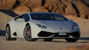 Lamborghini Huracan LP610-4 blanc 3/4 avant droit 3