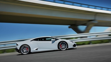 Lamborghini Huracan LP610-4 blanc filé penché