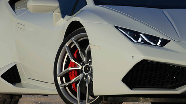 Lamborghini Huracan LP610-4 blanc jante