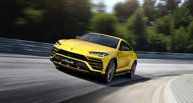 Lamborghini Urus jaune 3/4 avant gauche travelling