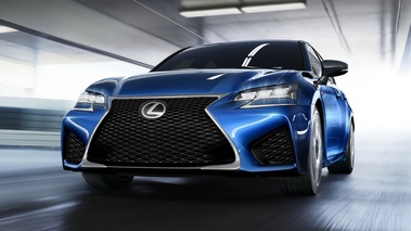 Lexus GS-F - Bleue - 3/4 avant droit dynamique