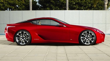 Lexus LF-LC rouge profil