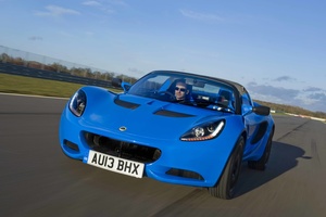 Lotus Elise S Club Racer bleu vue de 3/4 avant gauche en travelling