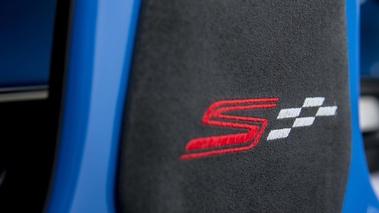 Lotus Elise S Club Racer bleu logo siège