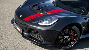 Lotus Exige 350 SE noir phare avant