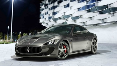 Maserati Granturismo MC Stradale 2014 - 3/4 avant gauche