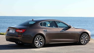 Maserati Quattroporte MY2013 marron 3/4 arrière gauche 2