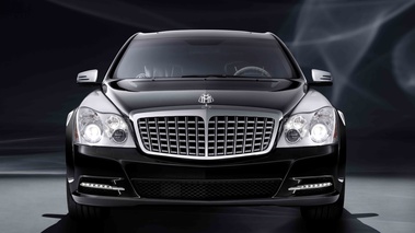 Maybach 57S noir face avant