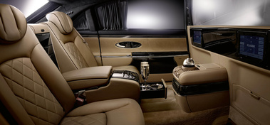 Maybach 62S Zeppelin marron/beige intérieur 2