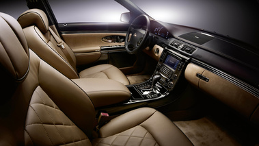 Maybach 62S Zeppelin marron/beige intérieur