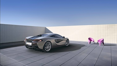 McLaren 570S gris 3/4 arrière droit