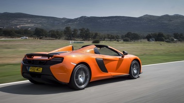 McLaren 650S Spider orange 3/4 arrière droit travelling