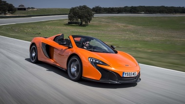 McLaren 650S Spider orange 3/4 avant droit travelling